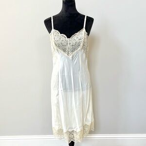 Vintage Wonder Maid Cream Slip!